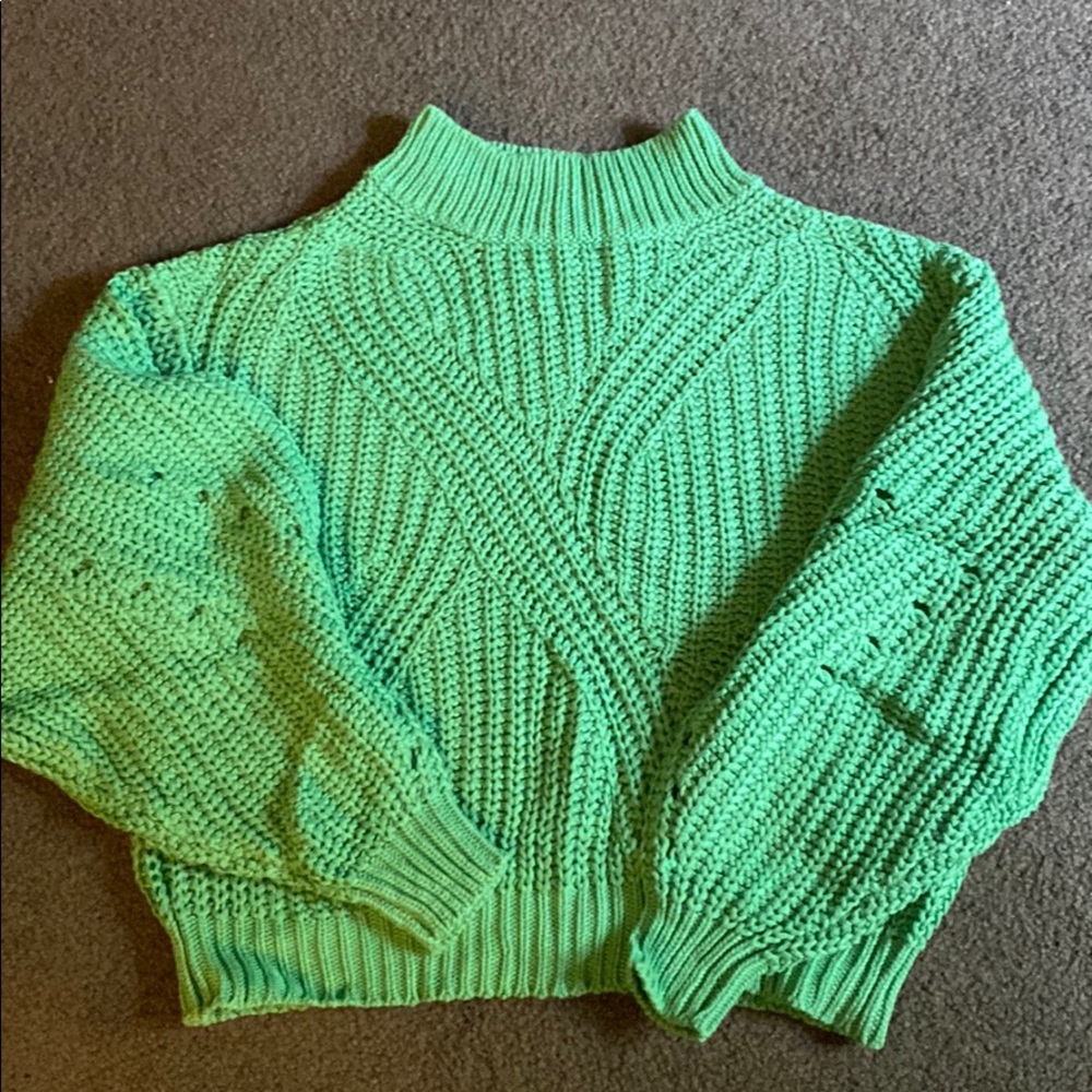 Women’s cropped sweater